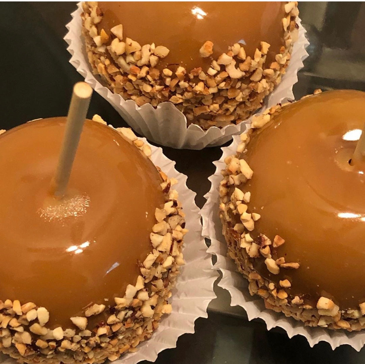 Classic Peanut Caramel Apple